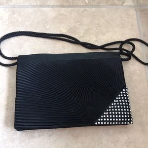 Handbag for that formal event- Excellent